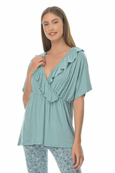 Πυτζάμα γυναικεία κάπρι με κοντό μανίκι και εμπριμέ στο κάτω μέρος, συνοδευόμενη από κρουαζέ μπλούζα. - PNN Nightwear